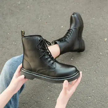 

top boots, women's British style, 8-hole handsome Autumn 2020 new high motorcycle boots, women's plush short boots
