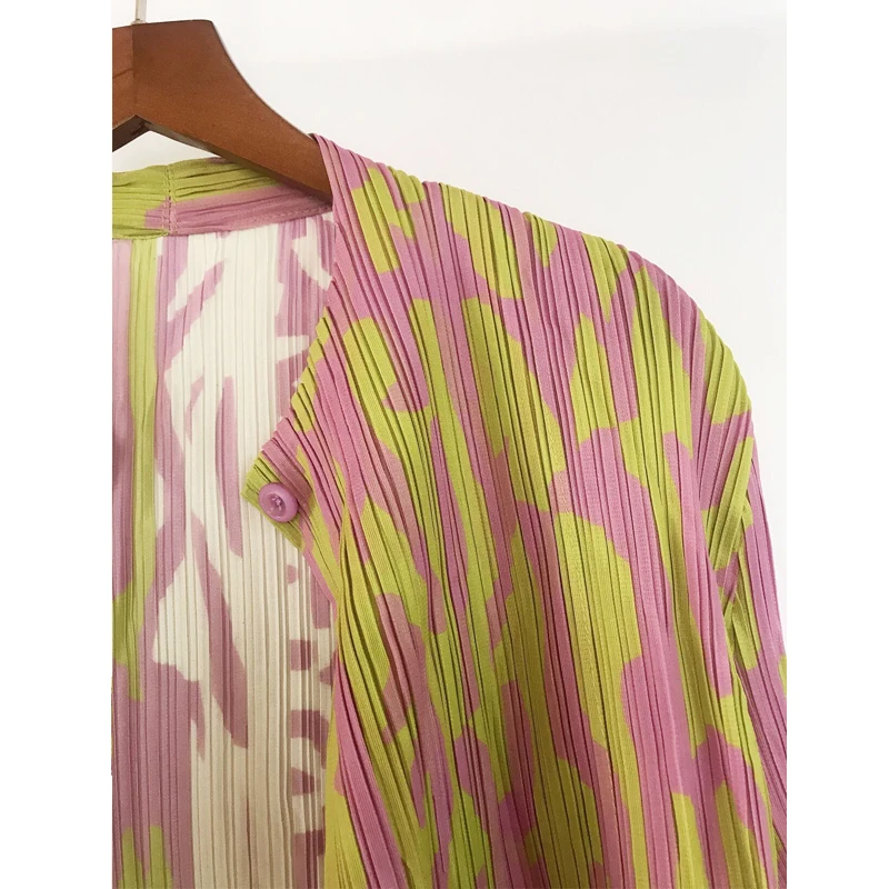 Changpleat Весна Новые Женские базовые пальто Miyake плиссированные элегантные с принтом с длинным рукавом одна одежда с застежкой женский кардиган пальто