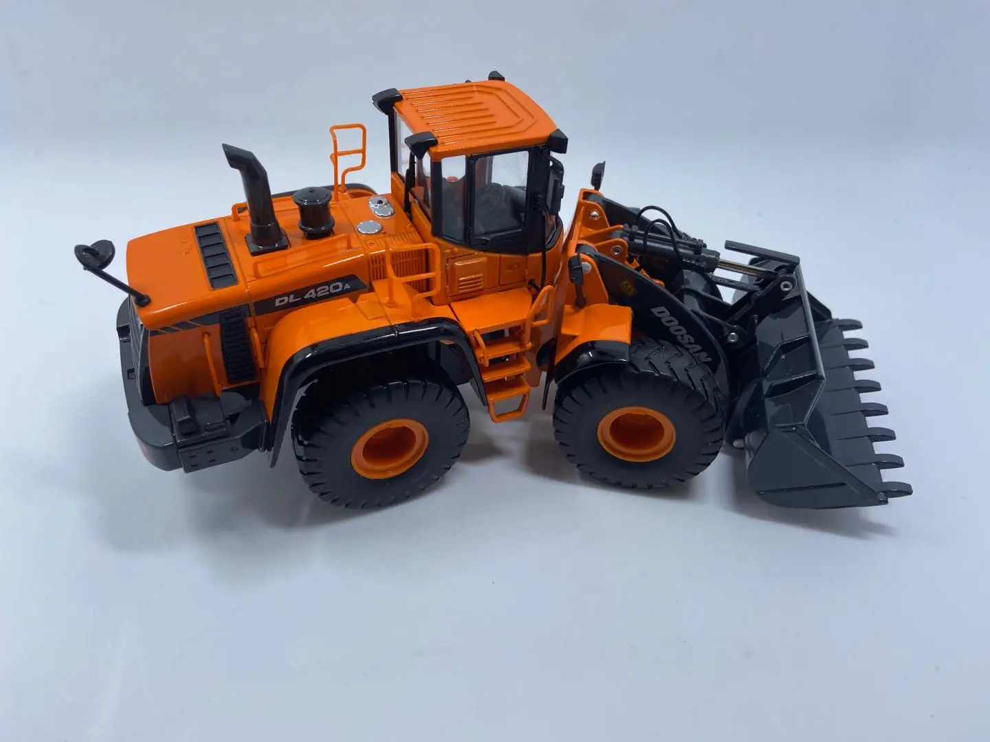 Doosan-ホイールローダーdl420a,スケール1/40,モデル,子供の
