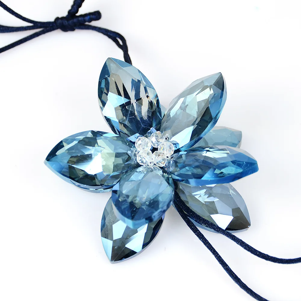 

GS129 New Style Crystal Snowflake Car Interior Trim Pendant Vehicle-mounted Rearview Mirror Hanging Decoration Decorations Manuf