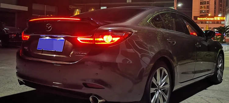 Для mazda 6 спойлер Atenza whit светодиодный светильник- украшение автомобиля цветной Задний Спойлер ABS Материал багажник хвост крыло