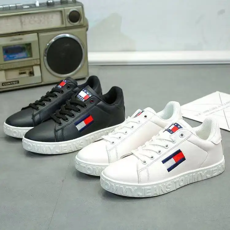 Zapatillas de correr de cuero suave para mujer, zapatos informales Unisex con tablero de pareja, cómodos, color blanco, primavera 2021