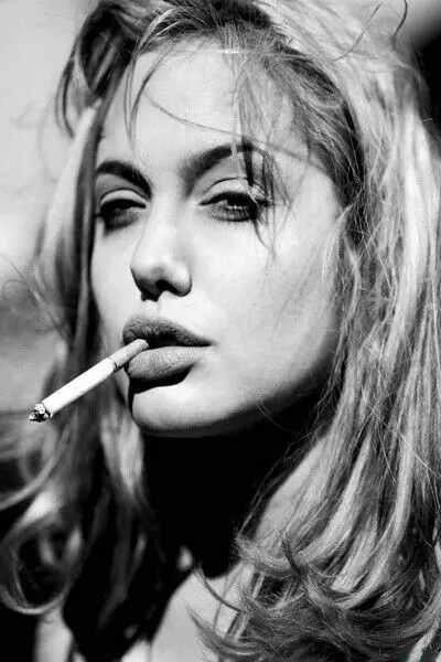 J005 Angelina Jolie Smoking Movie Star
