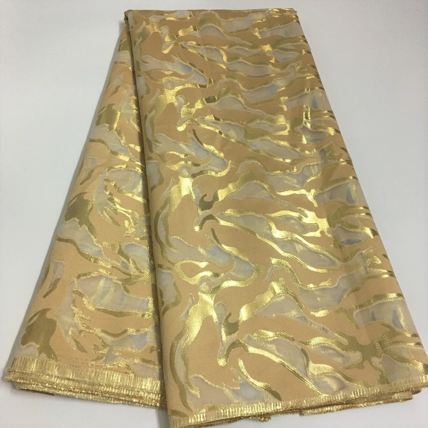 

Latest African Gilding Lace Fabric Embroidery Jacquard French Mesh Organza Lace Fabric For Nigerian Dress Party Bridal KJK21109A