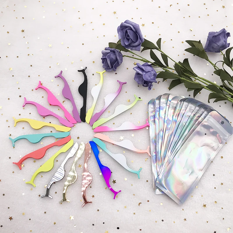 Eyelash curler and packaging bag