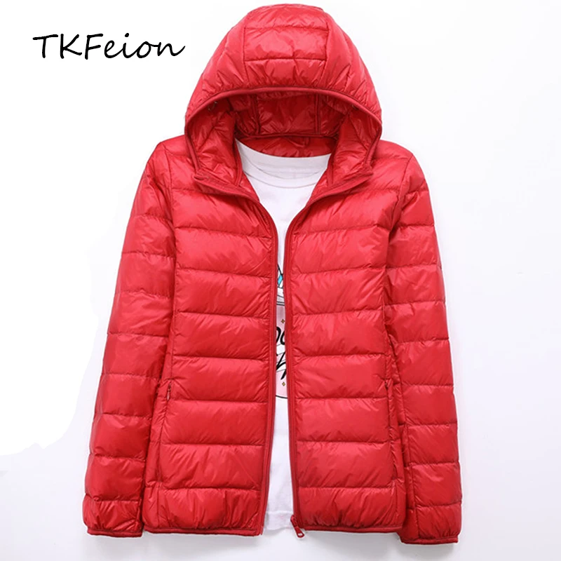 Kopen 2018 Womens Herfst Jassen Mode Ultra dunne met Hooded Dames Slim Jassen Plus Size 4XL 5XL 6XL 90% Eend down Vrouwelijke Tops Jas