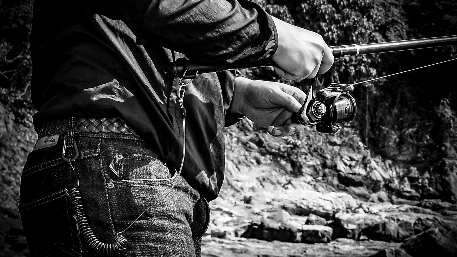 Description Picture 4 of itemBooms Fishing T01 2M Fishing Coiled Lanyards with Rod Tie Beltb Fishing Lanyard  for Boating Ropes with Camping Carabiner Tools