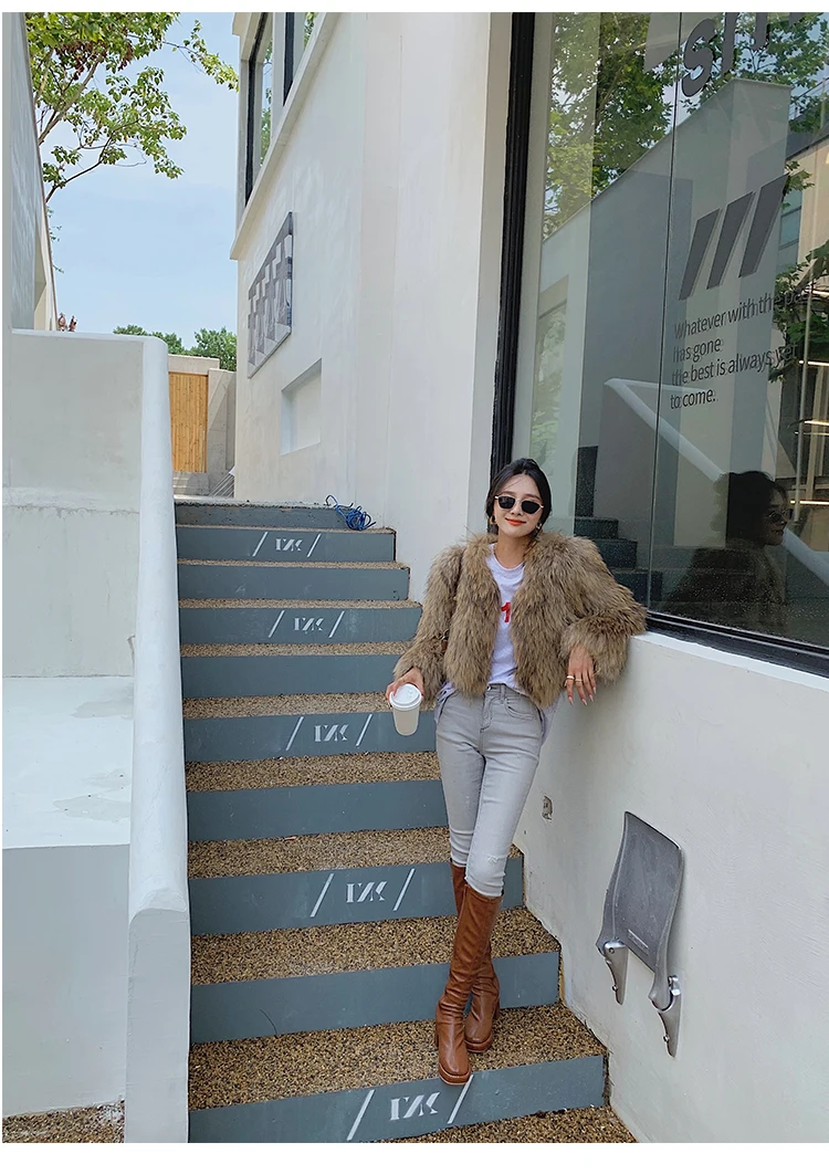 Faux Raccoon Fur Coat for Women Winter Warm Long Sleeves Cardigan Design Short Women Fur Coat