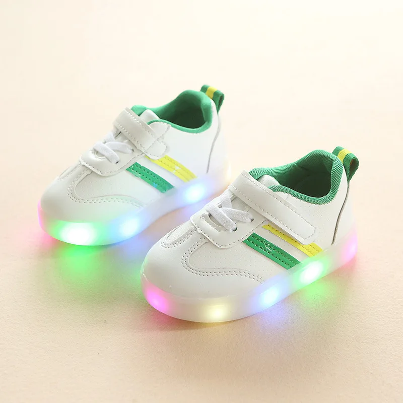 Новинка; детская светящаяся обувь для мальчиков и девочек; полосатая спортивная обувь для бега; модные светящиеся кроссовки для малышей; Детские светодиодный кроссовки