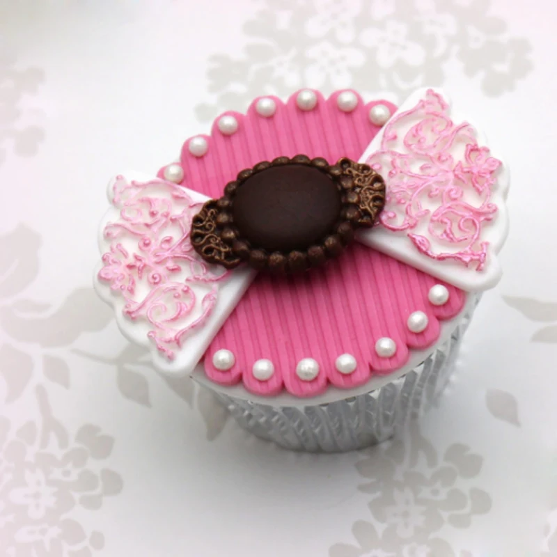 Amazon.co.jp: ZHUOJIE クリスマス サンタ クッキー型 シリコン型 フォンダン ケーキ デコレーションツール ガムペースト シュガークラフト  チョコレートフォームツール : ホーム＆キッチン ケーキ型 シリコン クリスマス 立体 サンタ 帽子 円形 柔軟 半透明 モダン ... マスク シリコン フォンダン型 シュガークラフトケーキデコレーション用 チョコレート キャンディポリマー粘土 4個セット