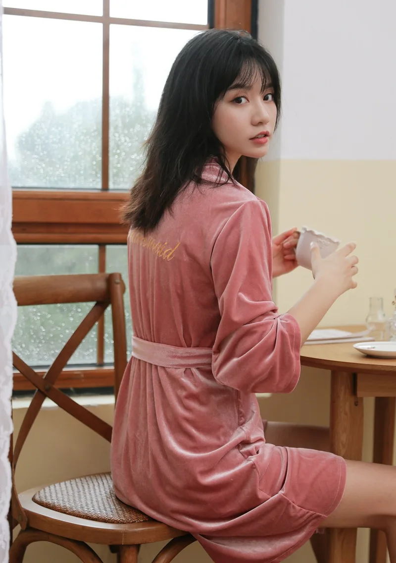 Winter Velvet Women Embroidery Bride Bridesmaid Kimono Bathrobe Dress Sexy Mini Sleep Nightshirt Sleepwear Wedding Robes