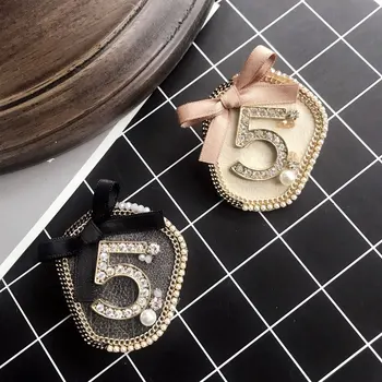 

Vintage Small Fragrance Number 5 Word Badge Brooch Water Fur Fabric Coat Pin Female Brooches For Woman