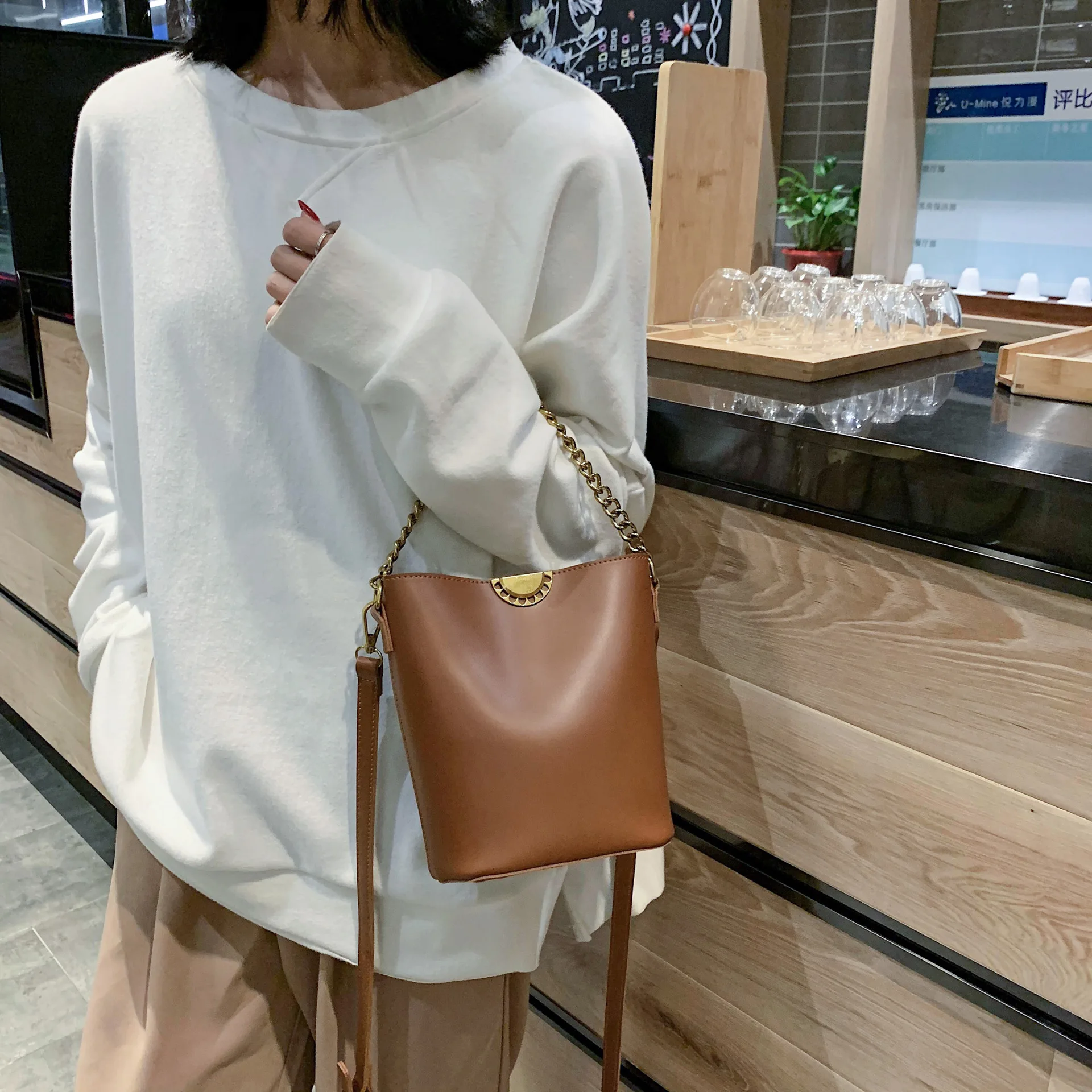 

Online Celebrity Textured Chain Portable Bucket Bag Women's 2019 New Style Fashion Korean-style Versatile Large-Volume Crossbody