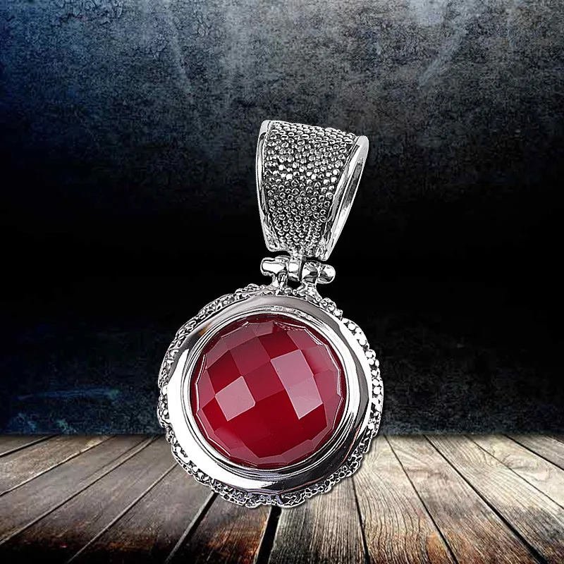 

Manufacturers direct Thai silver sweater pendant S925 silver jewelry women's lattice red corundum pendant