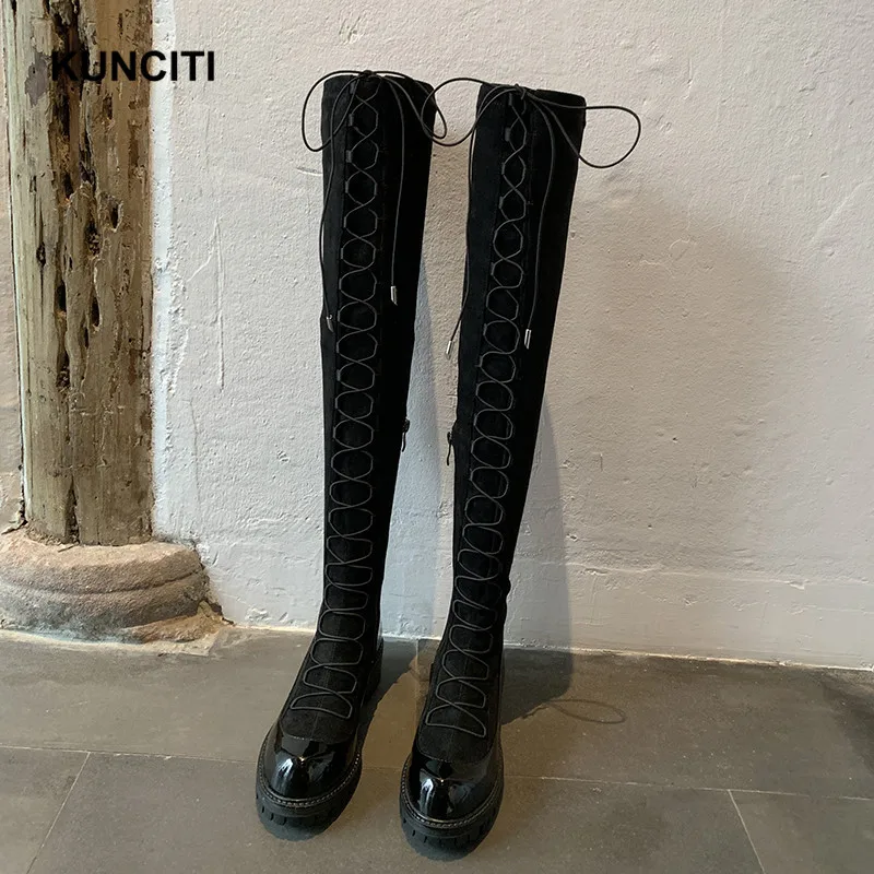 KUNCITI/красивые высокие сапоги до бедра на толстой подошве; женские теплые сапоги в жокейском стиле на среднем каблуке с квадратным носком; обувь в гладиаторском стиле на шнуровке; B935