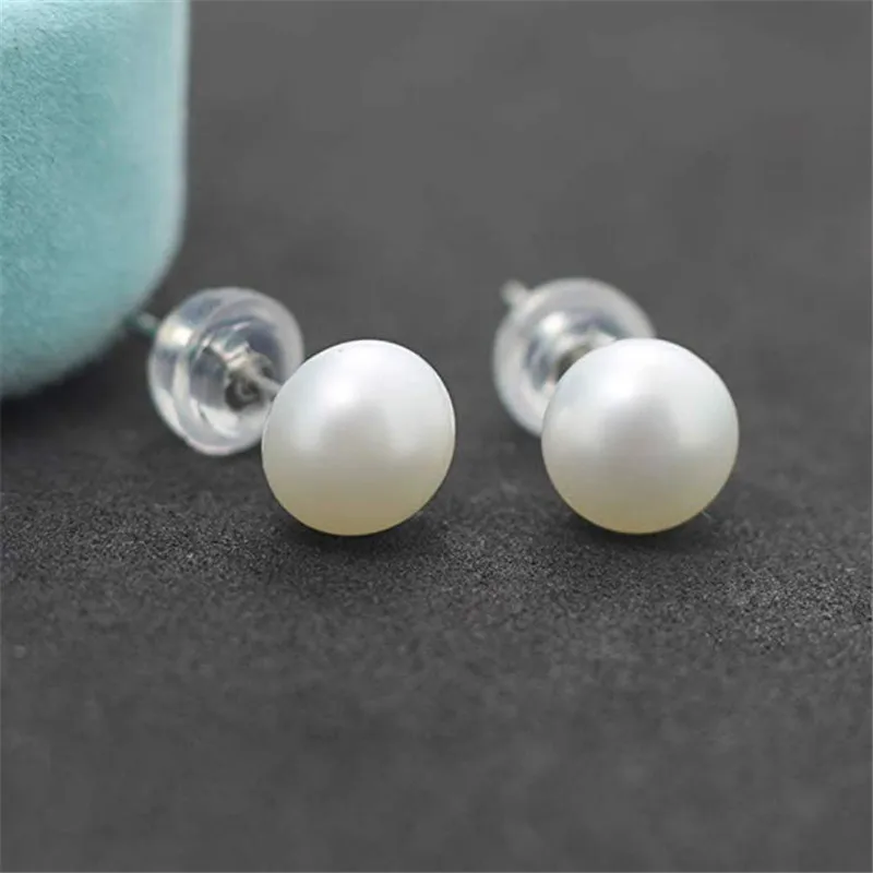 Natural freshwater pearl stud earrings