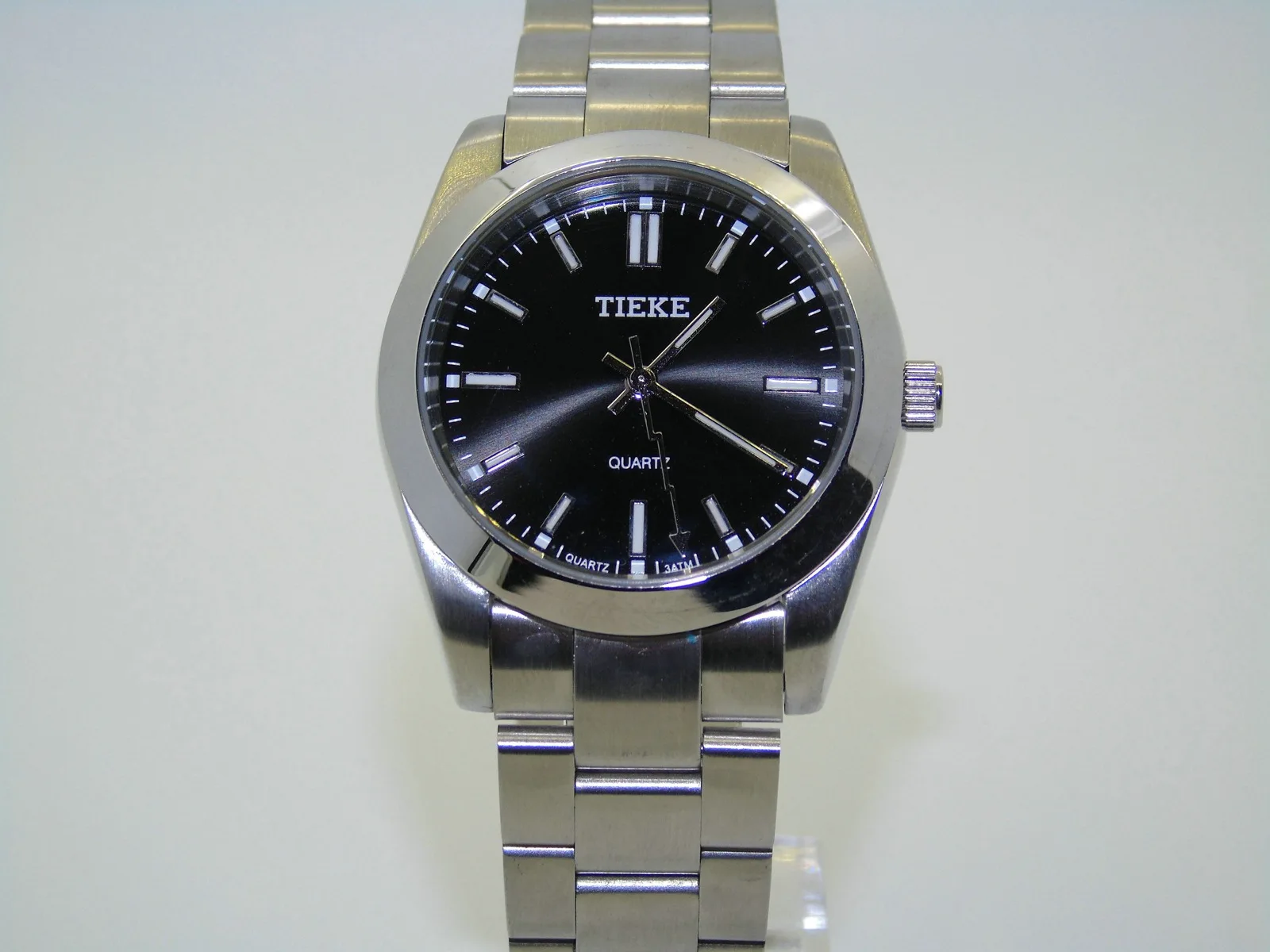 

Tieke Steel Belt F2794 Simple Paragraph Quartz Watch
