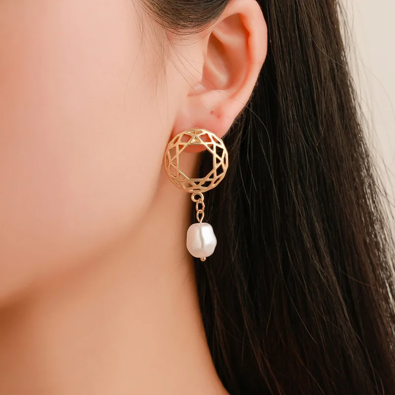 

Mossovy Geometric Round Hollow Simulation Pearl Ladies Stud Earrings for Women Fashion Popular Alloy Earrings for Female Jewelry