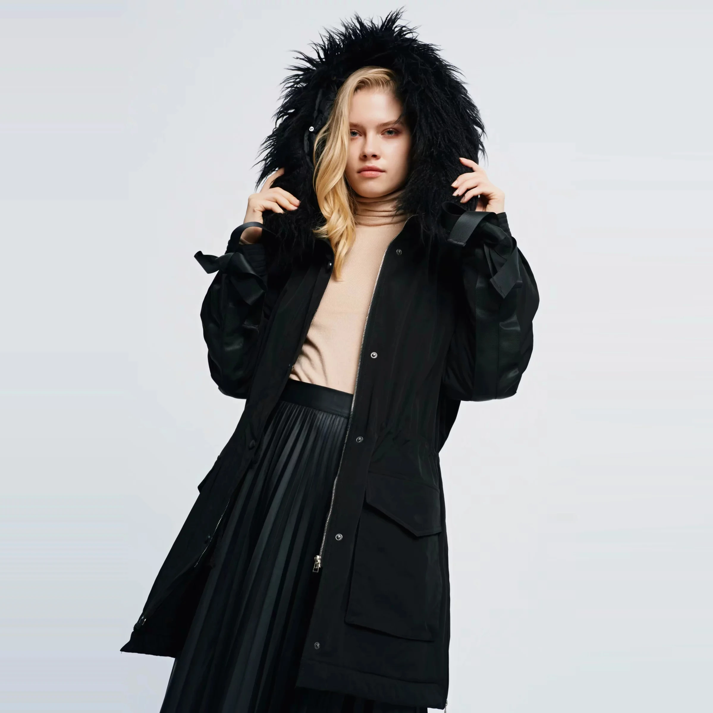 Женская пуховая хлопковая стеганая куртка с меховым капюшоном верхняя одежда