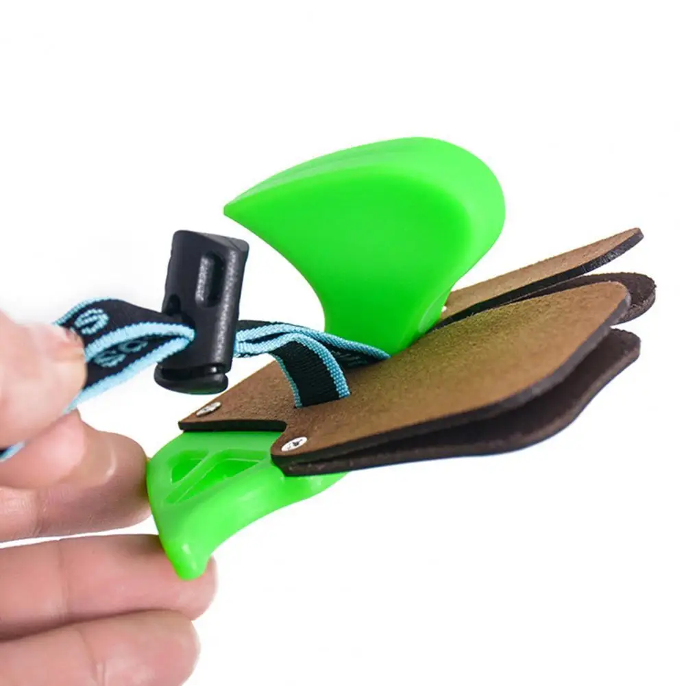 

Finger Tab Archery ABS Plate Finger Tab Archery Finger Guard Durable Archery Finger Tab