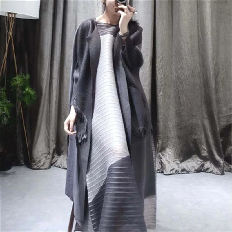 High-Puality Women's Miyake Fold Fringed Long Coat 2020 Spring And Autumn New Wild Over The Knee Trench Coat Creased Cardigan