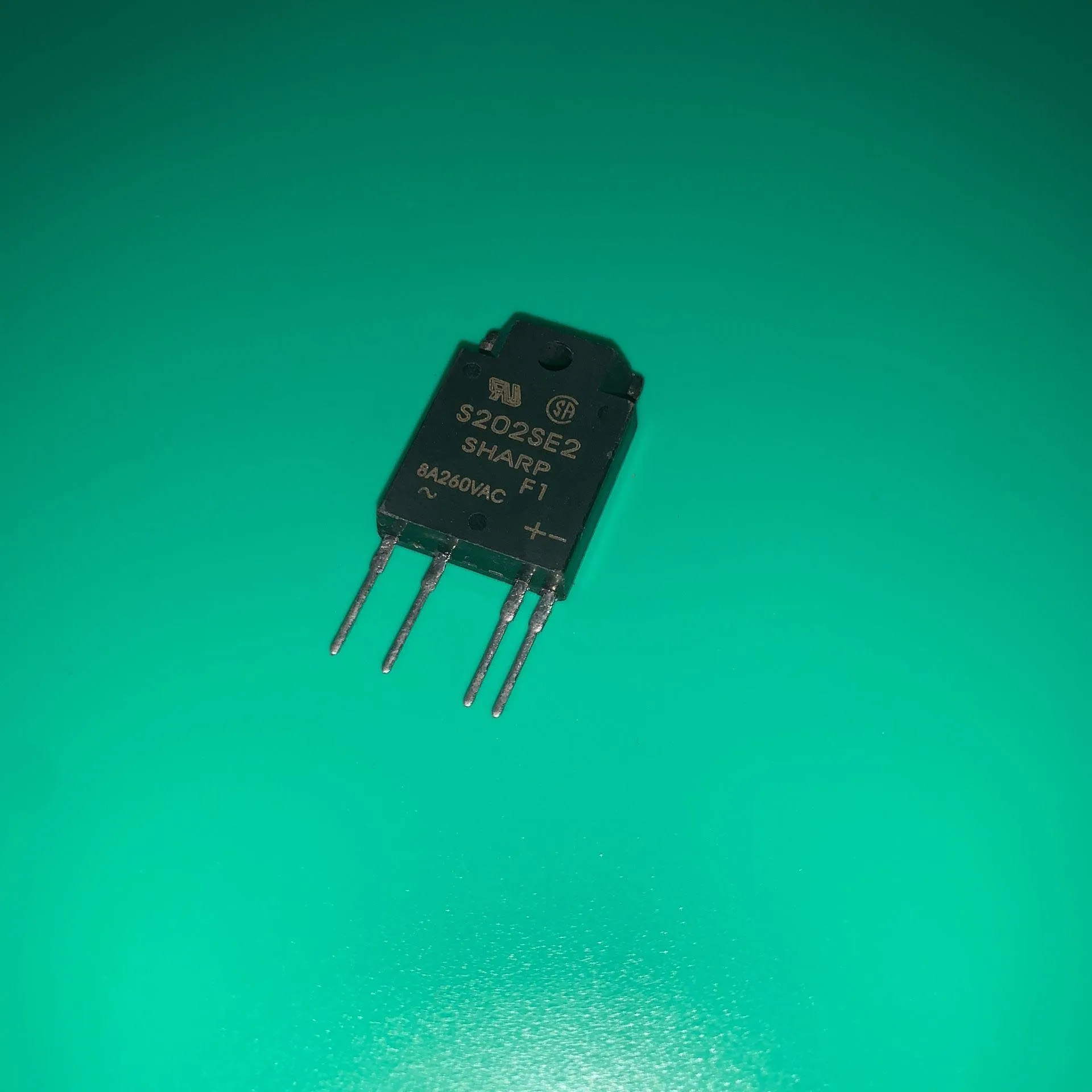 Реле S202SE2 ZIP-4 S202 SSR SPST-NO 8A 80-240V SE2 240VAC ZC 4-SIP s202zes Для управления средней мощностью |
