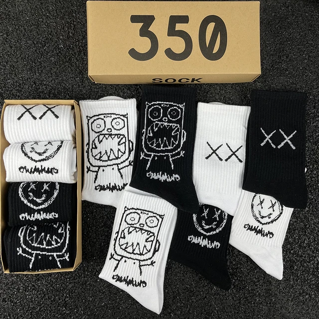 Japanese Cotton Cartoon Pattern Hip Hop Style Breathable Mid Tube Socks Skateboard Socks 4 Pair /box Soft Long Socks for Men 1
