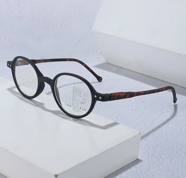 модные круглые прогрессивные очки для чтения женщин и мужчин фотография