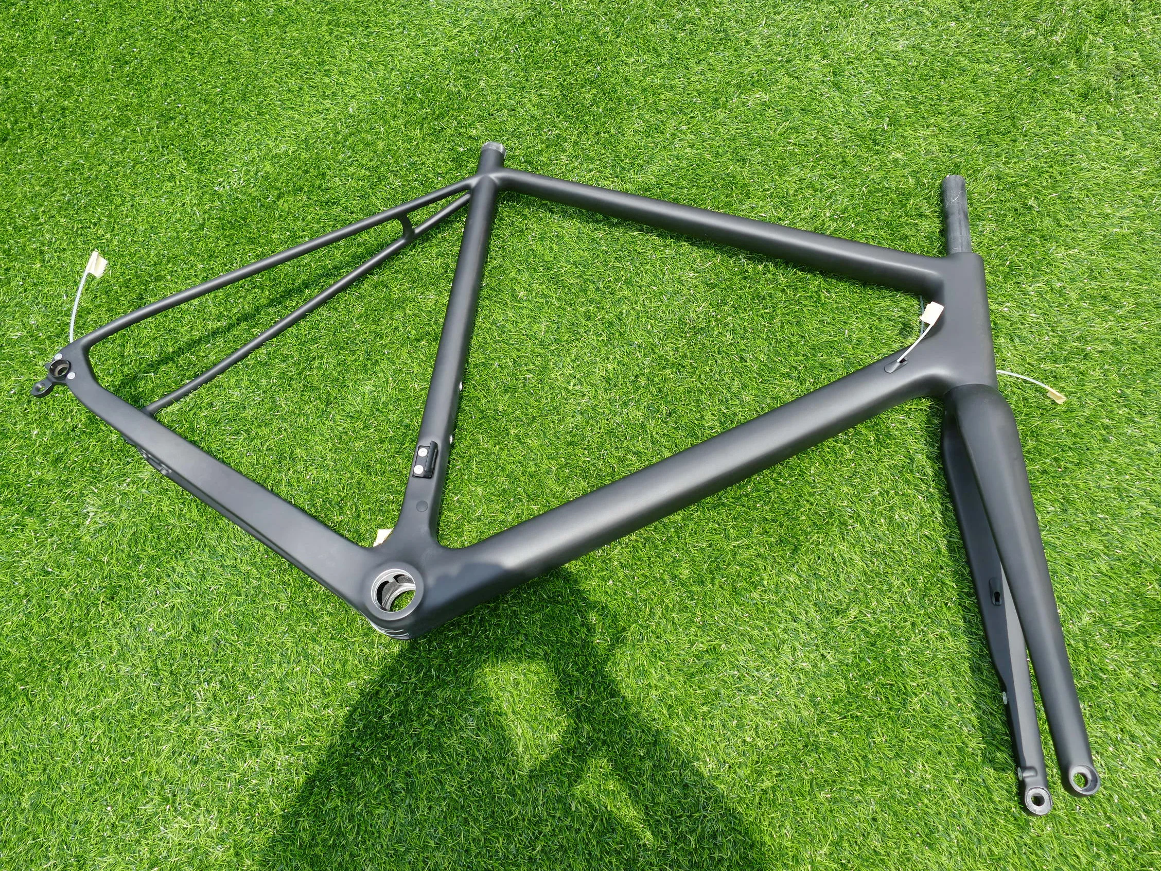 

Full Carbon Toray Matt Cyclocross Bike Disc Brake BSA BB30 Frame 12 * 142mm Thru Axle & Fork 12 * 100mm Thru Axle