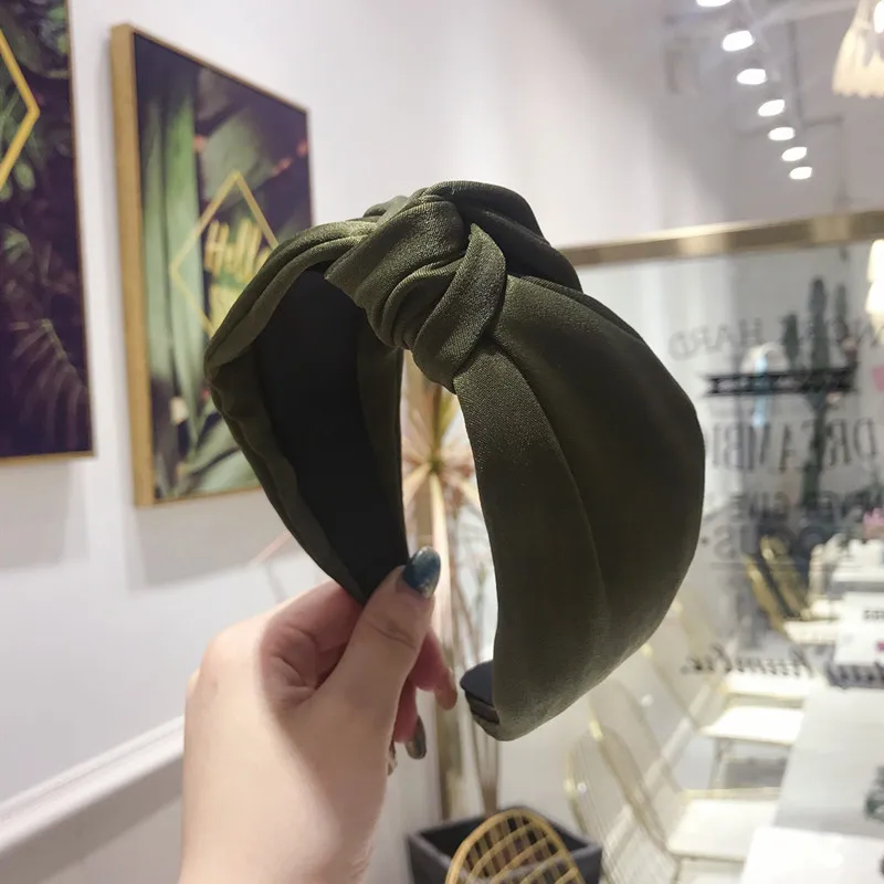 Зеленый Bohemian Solid Color Hairbands Satin Top Knotted Wide Headband Women New Elegant Headwear Hair Hoop Accessories Red Pink Yellow - Цвет: Зеленый