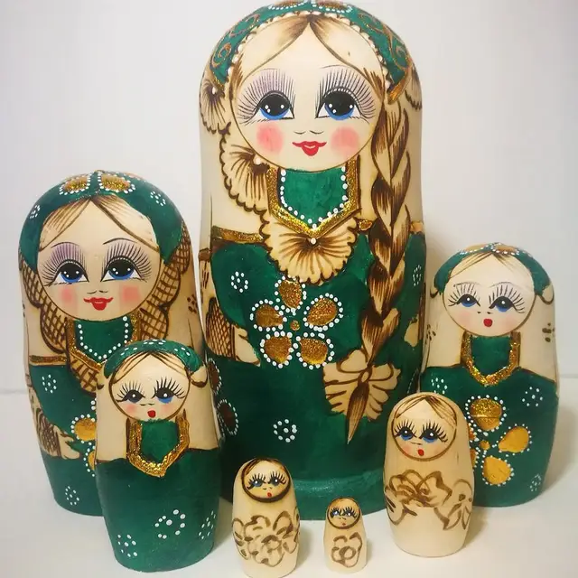 7Pcs/Set Braided Hair Girl Wooden Russian Nesting Dolls Matryoshka Toy Kids Boys Girls Christmas New Year Gift Handmade Crafts 1