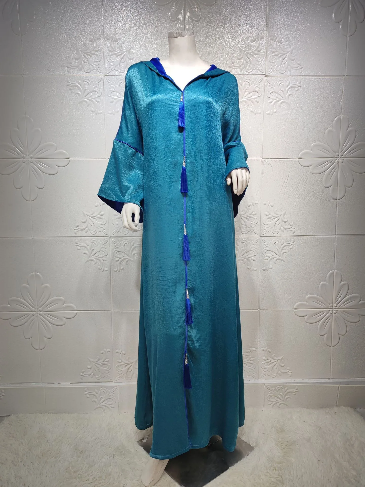 Fashion Dubai Abaya Muslim Hooded Dresses For Women 2021 Oversize Beautikful Tassel Boubou Kimono Turkish Kaftan Clothes formal dresses south africa