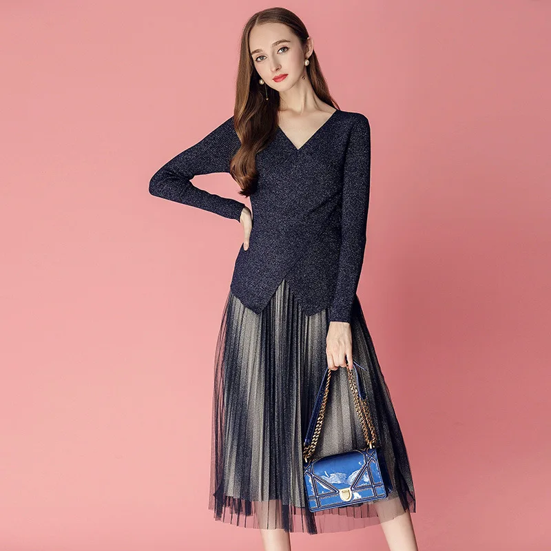 

WOMEN'S Dress 2018 Autumn X-Shaped Cross V-neck Irregular Pendulum Liangsi Sweater + Gauze Pleated Skirt Set Fashion