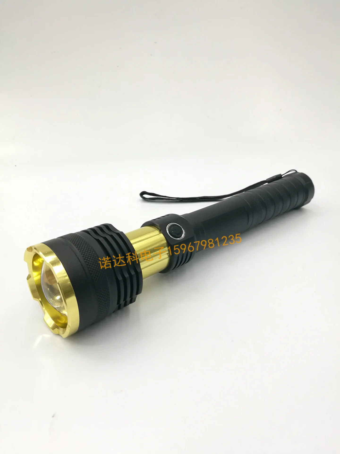 

Power Torch Telescopic Focusing Rechargeable Aluminum Alloy Torch T6 Flashlight Outdoor Hunting