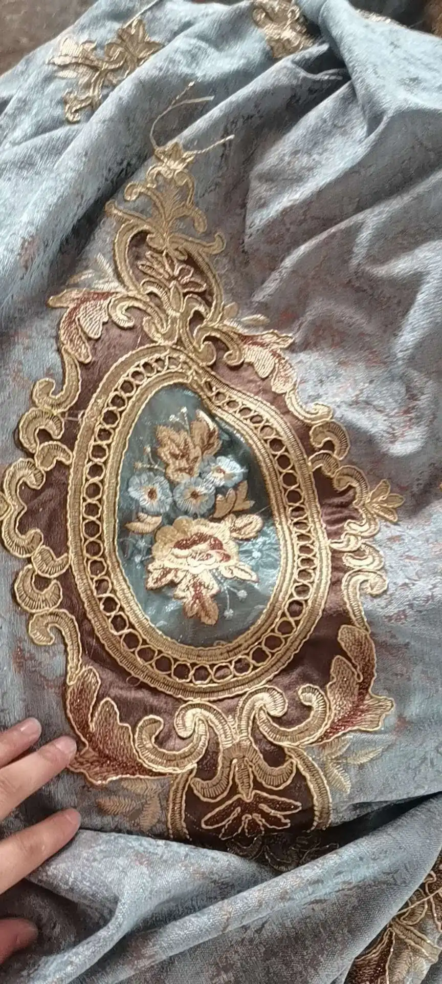 2022 High-end Velvet Gilded Curtains for Living Dining Room Bedroom Blackout Curtains High End European style Luxury Valance