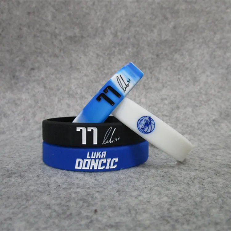 

Mavericks Basketball Star East 77 East Dačić Signature Night Light Bracelet Silica Gel Sports Wrist Strap Bracelets Fans