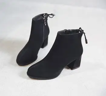 

Flat boots female 2019 new spring and autumn winter single boots thick leather shoes plus velvet large size women's shoes