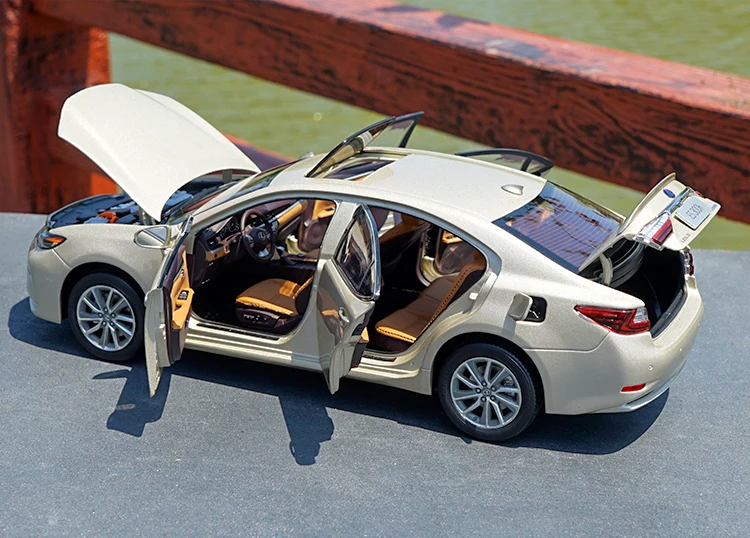 1:18 Lexus ES ES300H литая под давлением Модель автомобиля игрушки Металлическая Модель автомобиля оригинальная коробка