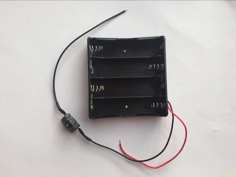 

Контейнер для хранения батарей 30 шт./лот 4x18650 3,7 в, 4 слота, держатель для литиевых батарей, контейнер для внешнего аккумулятора с проводным пе...