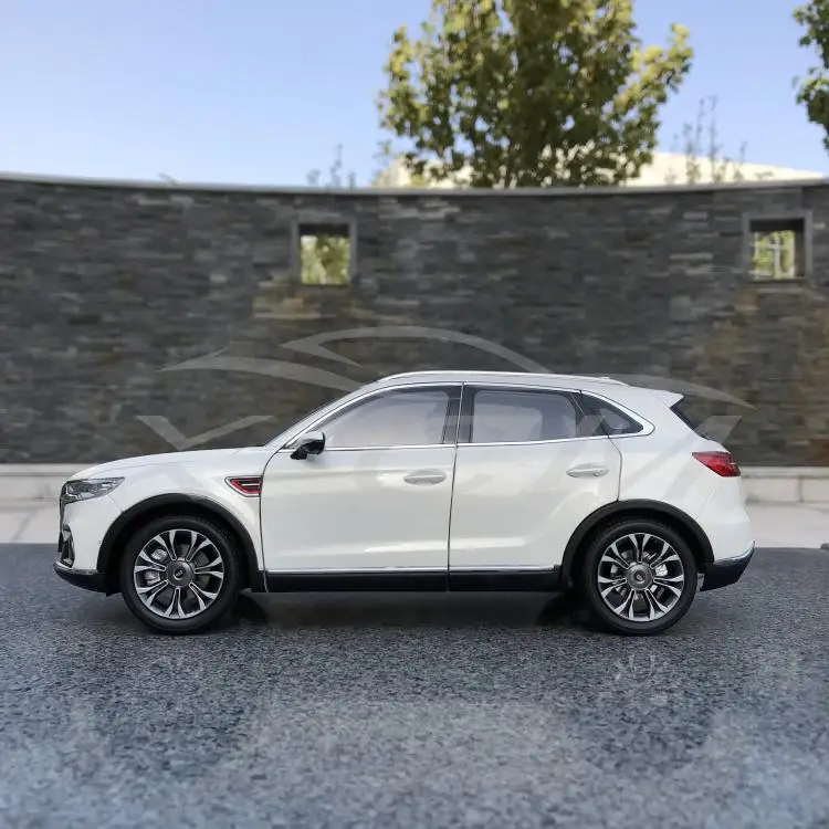 Литая под давлением модель автомобиля век Дракон Hongqi HS5 SUV 1:18(белый)+ маленький подарок
