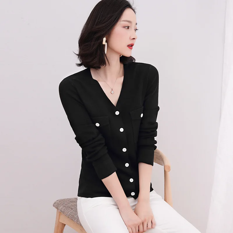 

2019 Autumn New Style V-neck Long Sleeve Joint Pocket Modified Short Knitted Cardigan Women's