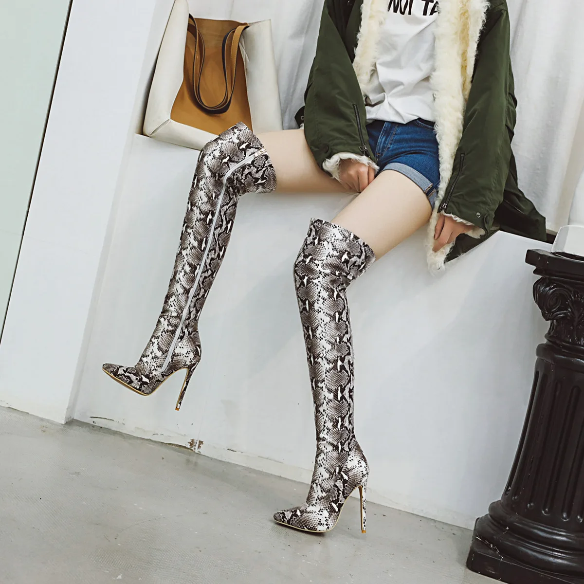 MFYB Women's Boots Winter New Sexy Slim High-heeled Women's Shoes Pointed Snake Pattern 35-43 Oversized Knee Boots