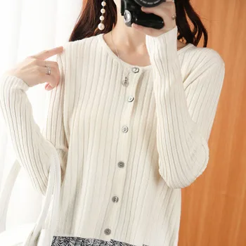 

2020 Women's round neck T-shirt solid color casual sweater long-sleeved T-shirt red