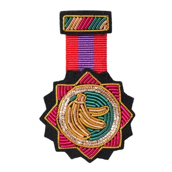 

Indian Silk Hand-embroidered Brooch Female Anti-glare Buckle Neckline Pin Fixed Clothes Decoration Banana Medal Badge
