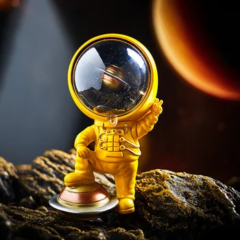 

Astronaut Furnishings Resin Creative Villain Decoration Living Room Study Desktop Fun Decor Creative Gift Modern Home Decoration