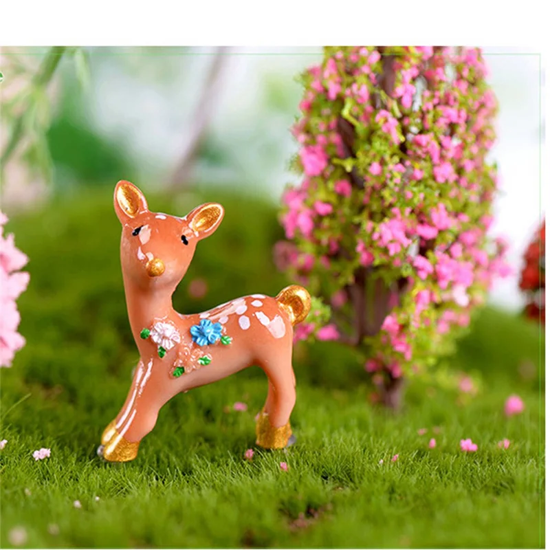 Christmas-plum-blossom-deer-moss-micro-landscape-decoration-Merry-Christmas-mini-deer-statue-resin-crafts-garden