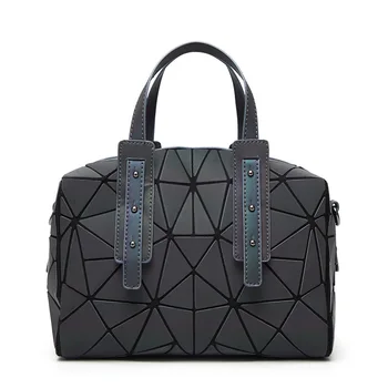 

2020 new women's shoulder bag luminous gradient ladies handbag frosted mess triangle pillow bag stitching diamond women bag