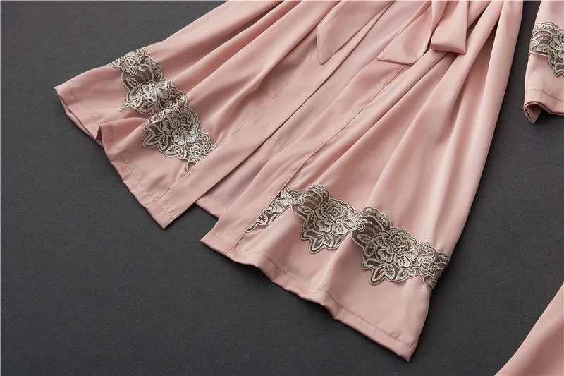 13057621558_1061836450