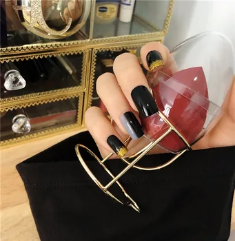 

24 Pcs Black and Gray Gradient Ins Style Scrub Wearable Fake press on Nails Gold Glitter Long Square artificial nails with glue