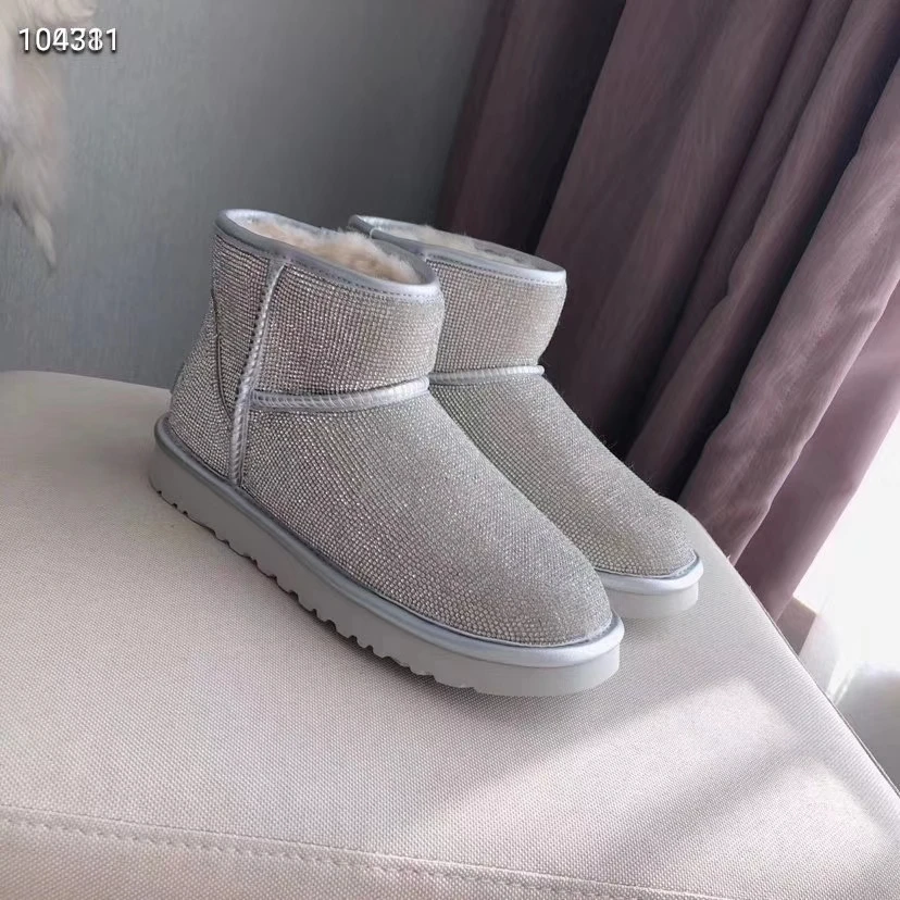 

Highest quality Winter Hot drilling lamb has an inner lining uppers Snow boots from the royal family Women boots size 35-40